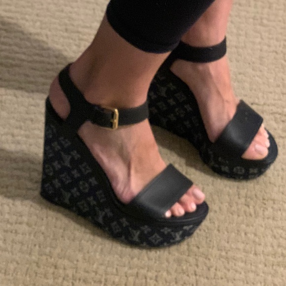 Authentic Louis Vuitton Denim Wedges in Blue - Picture 6 of 7